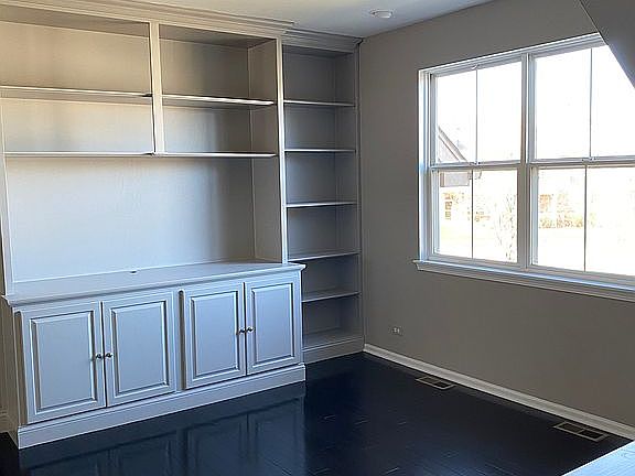 Tv, collectibles, & storage 
