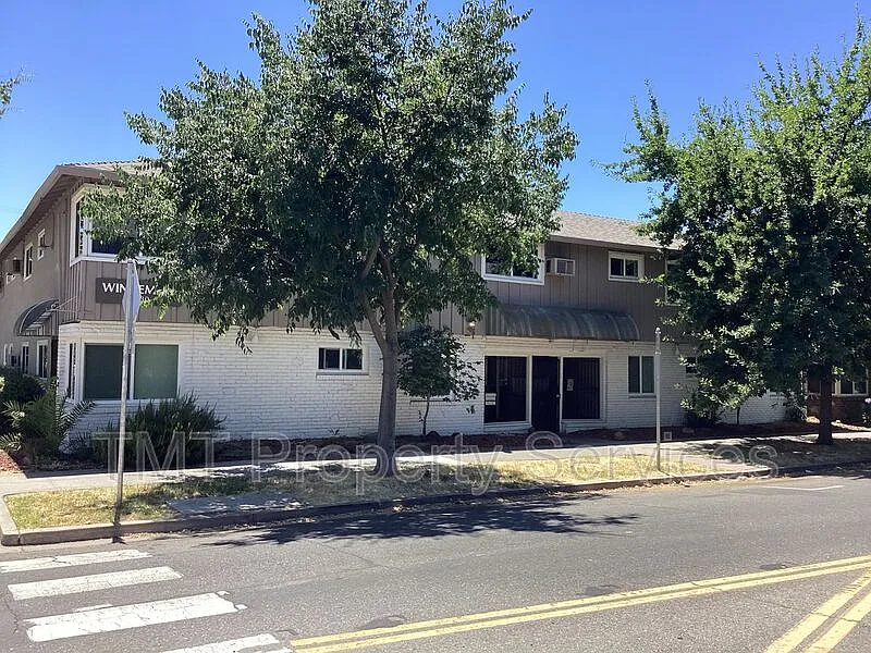 1 bed, 1.0 bath, 600 sqft, $1,200 — Photo 2