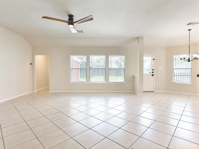 26738 Abbey Springs Ln — Photo 15
