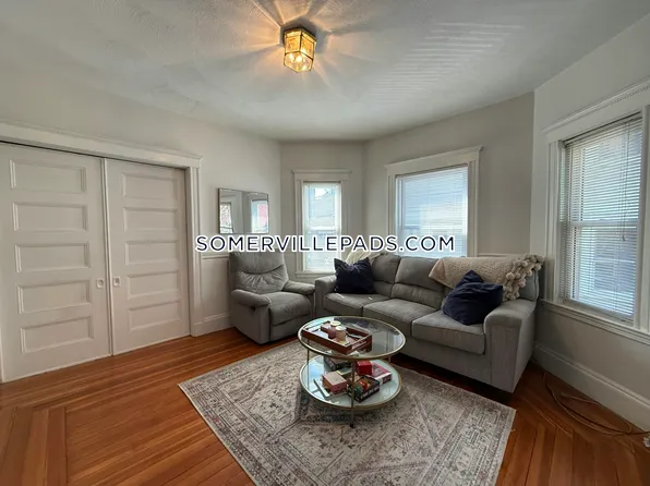 10 Dickson St, Somerville, MA 02144