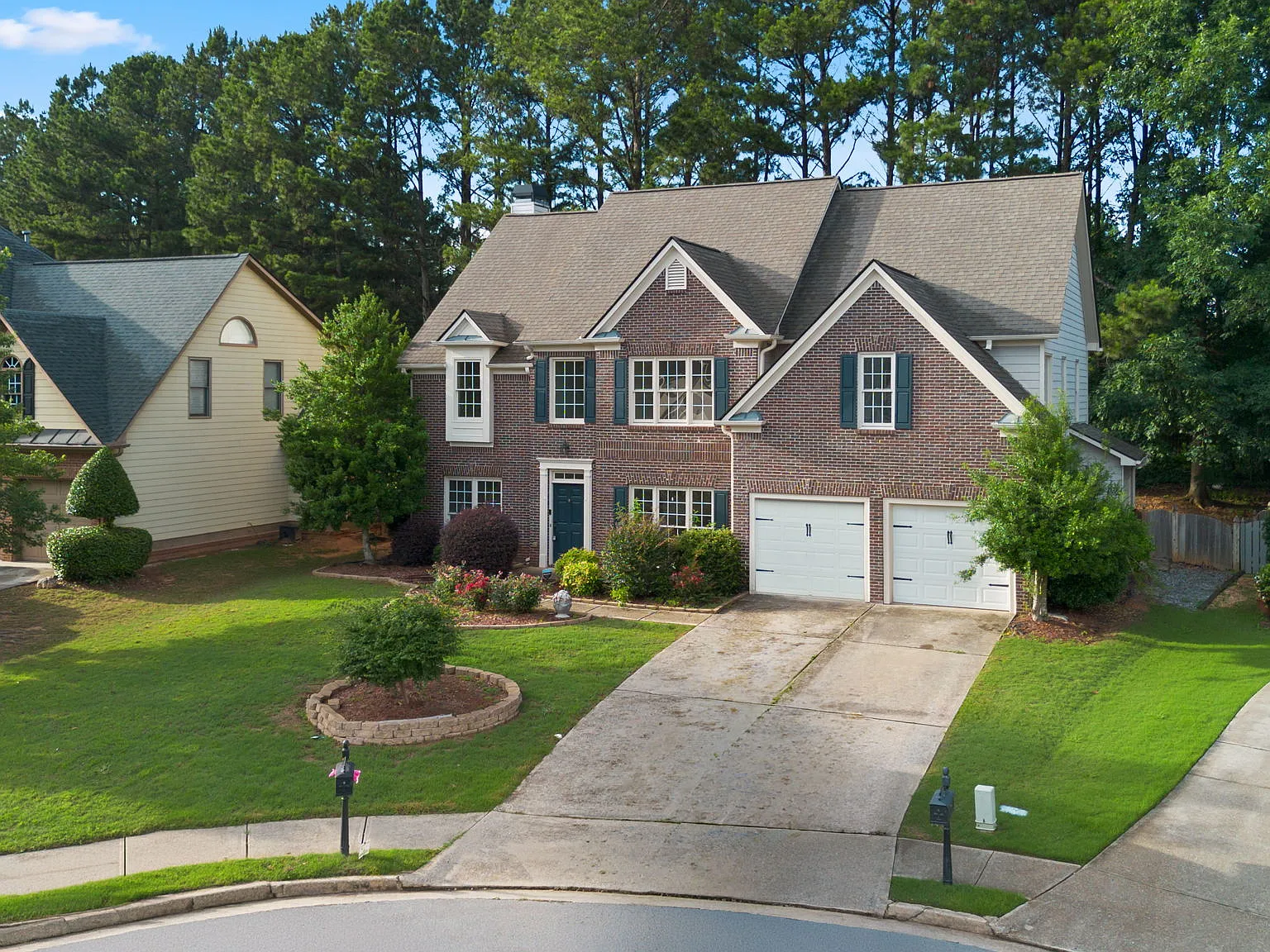 4 bed, 2.5 bath, 2891 sqft, $2,900 — Photo 2