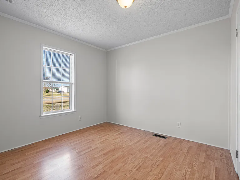 122 Lisas Way — Photo 10