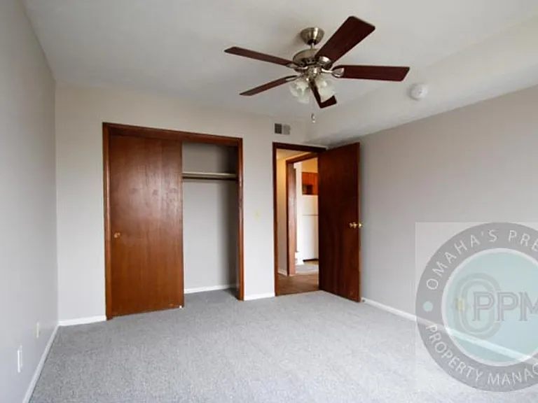 1016 N 47th Ave — Photo 7