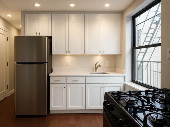 30 Post Avenue image 1 of 2