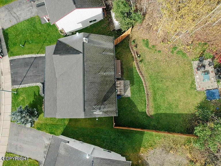 19015 Danny Dr — Photo 31