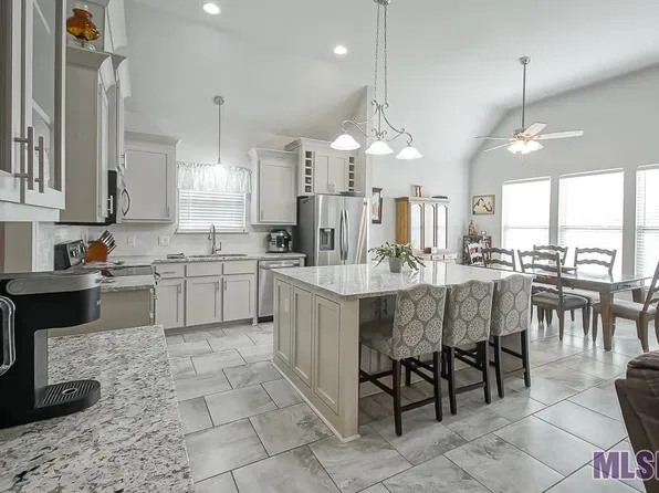 7832 High Eagle Ct, Denham Springs, LA 70706