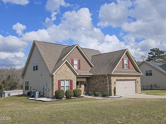 3rd image of 140 Chapman Ridge Rd