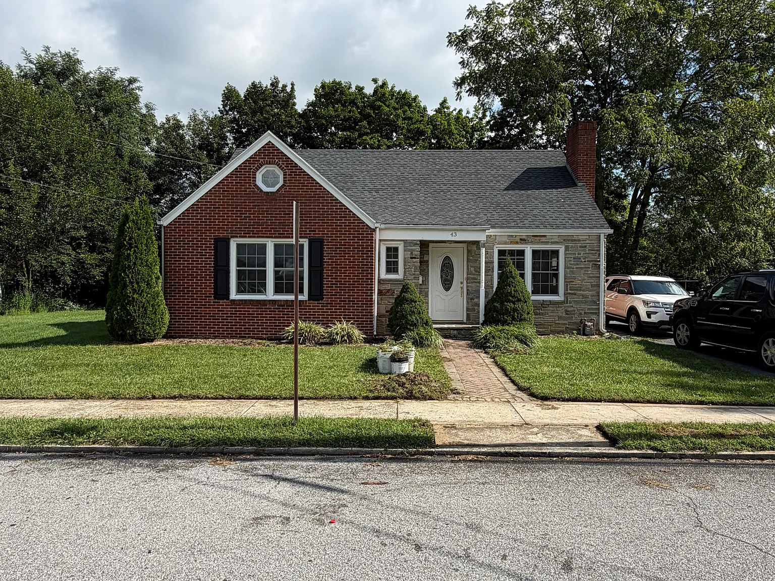 3 bed, 1696 sqft, $2,000 — Photo 2