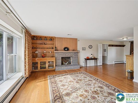 2nd image of 2813 Northampton St