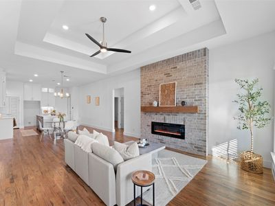 607 E Wood Dell Dr, Red Oak, TX, 75154