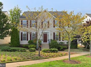 6715 Selbourne Ln, Gainesville, VA 20155