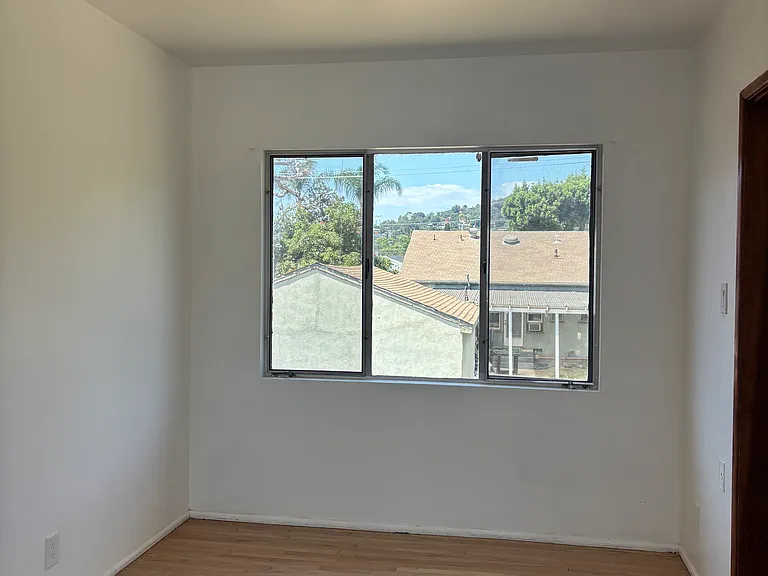 12321 Beverly Blvd — Photo 6