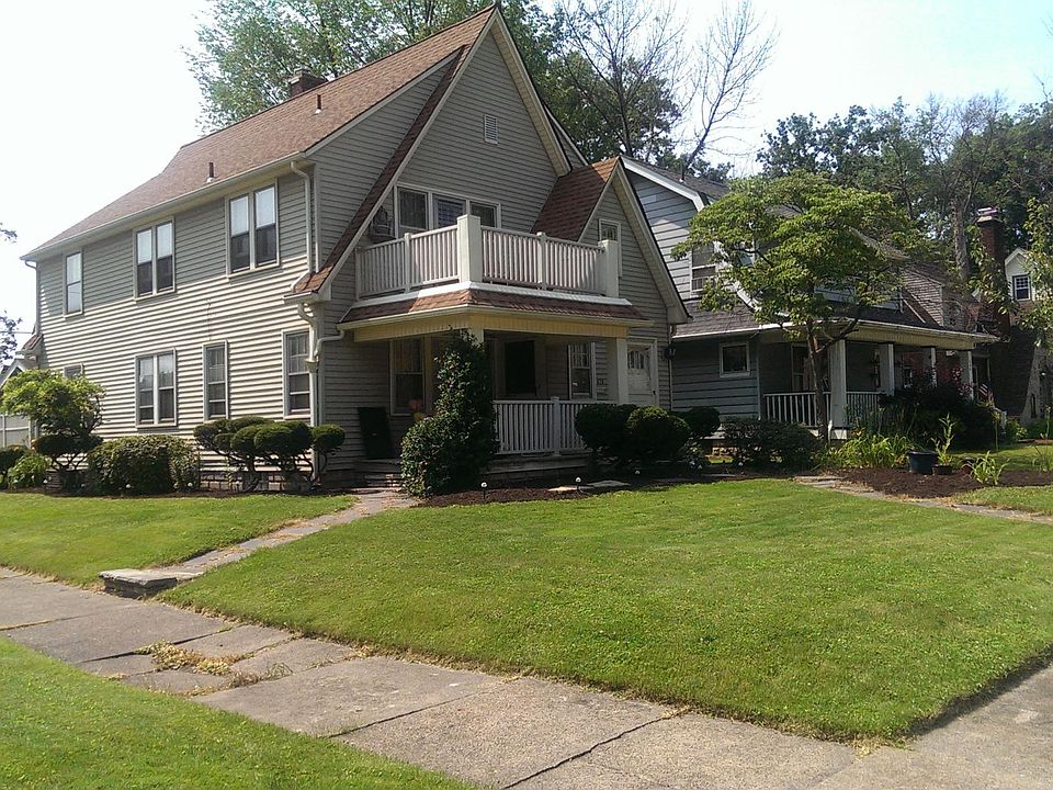 1st image of 412 Kenmore Ave SE