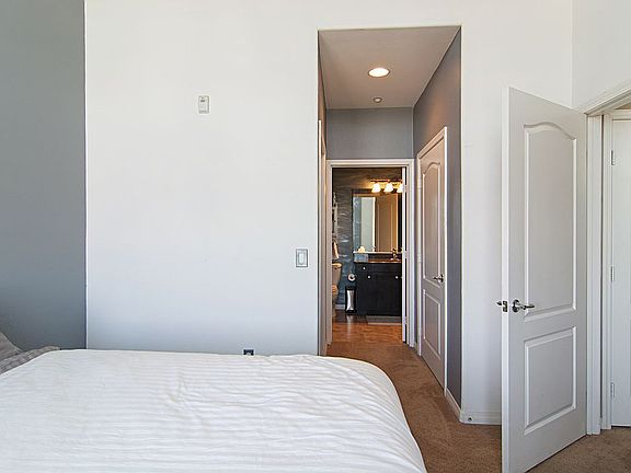 4th image of 3950 Ohio St Unit 529
