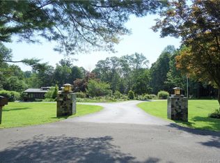 17 Dahlia Ln, Redding, CT 06896