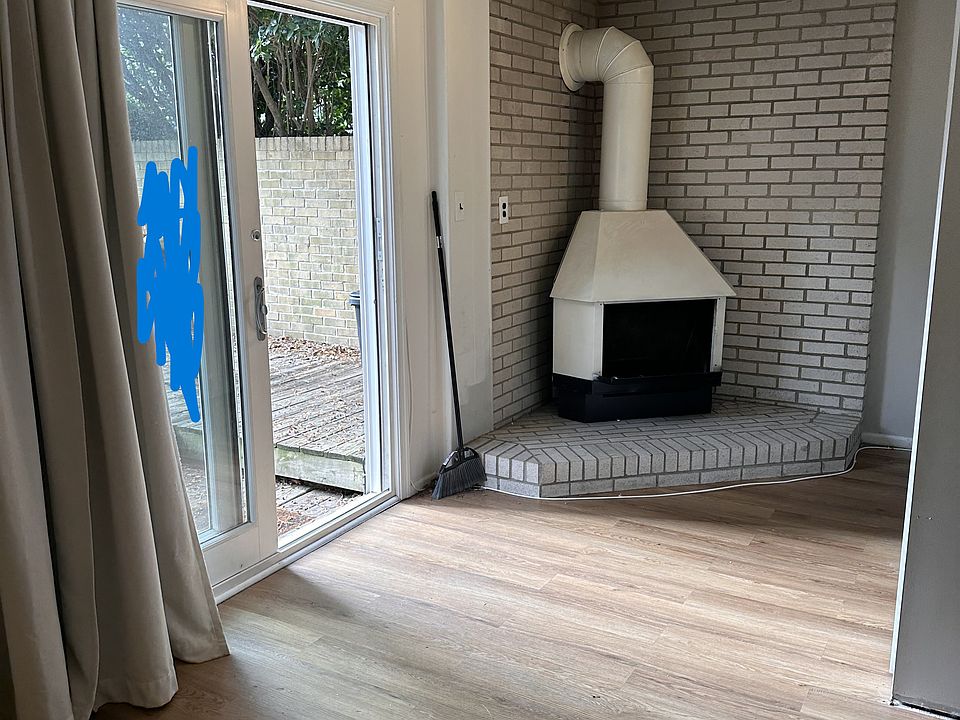 1st image of 560 Windover Ave NW #1