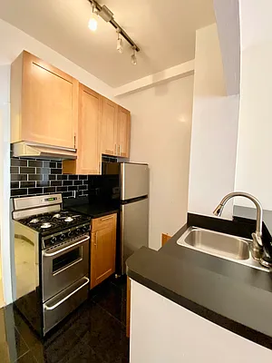 Rented by Waverly Realty Associates | media 19