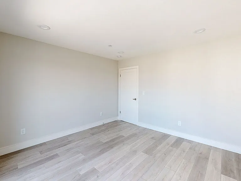 953 N Mariposa Ave #2 — Photo 19
