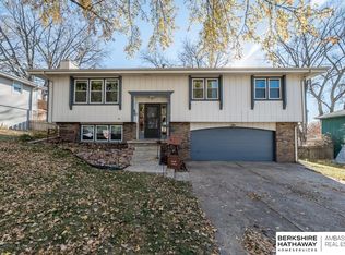 13513 Grissom St, Omaha, NE 68138