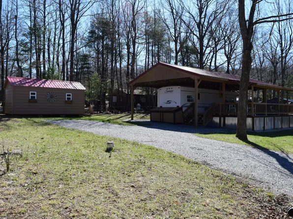 125 Terry Ln SE, Copper Hill, VA 24079