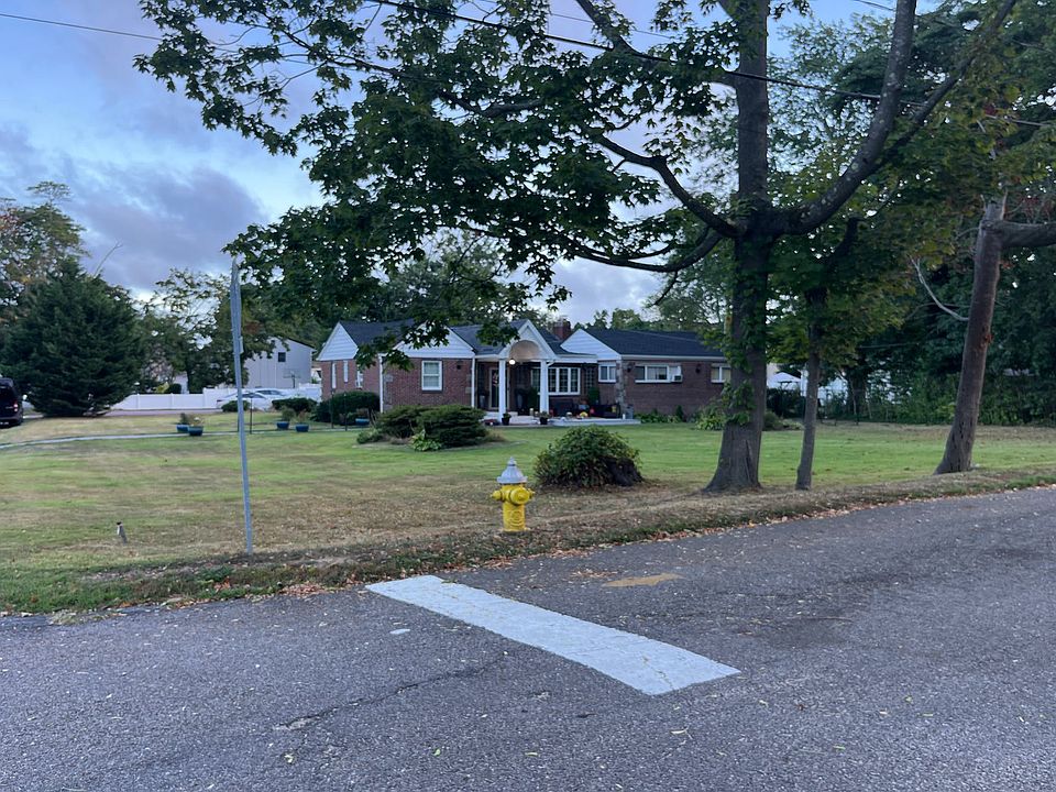 38 Hilltop Ln, Wheatley Heights, NY 11798 Zillow