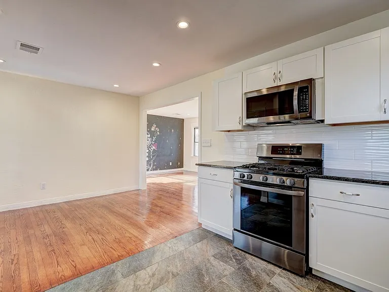 3135 NW Grand Blvd — Photo 12
