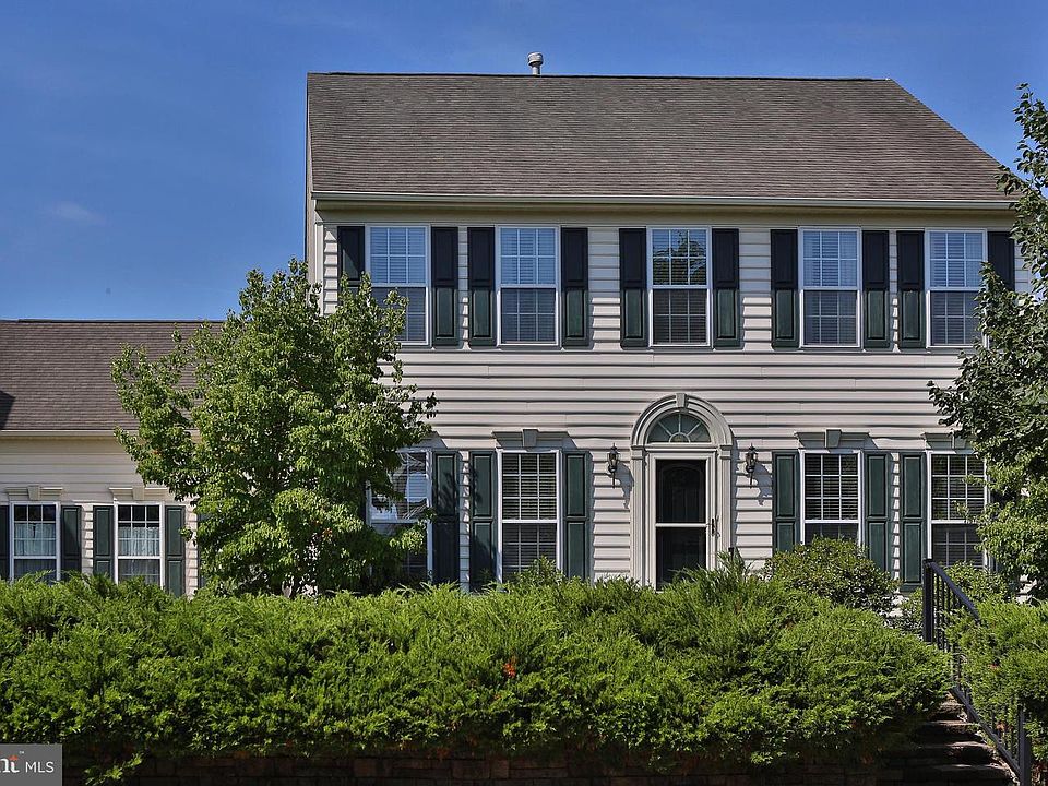 1st image of 441 Saddlery Dr