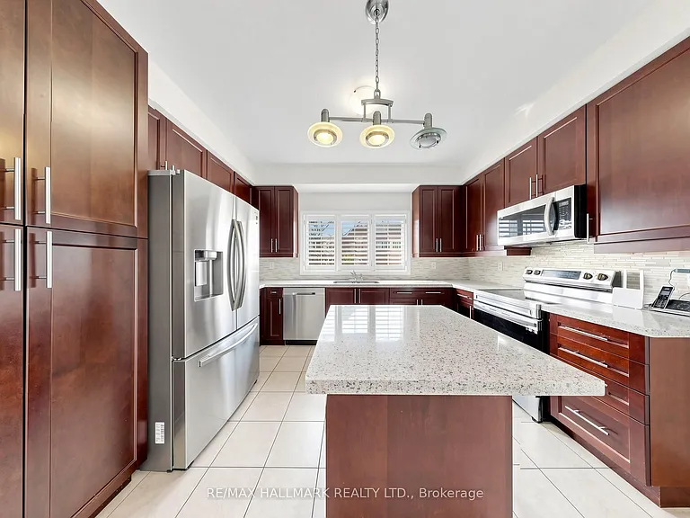 72 Middlecote Dr — Photo 10