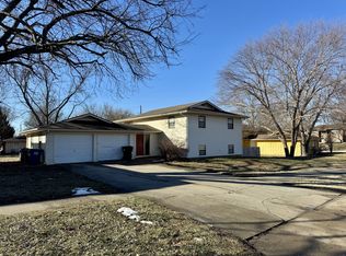 3427 Harvard Rd APT B, Lawrence, KS 66049