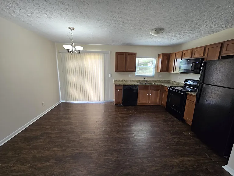 1548 Fieldview Cir — Photo 7