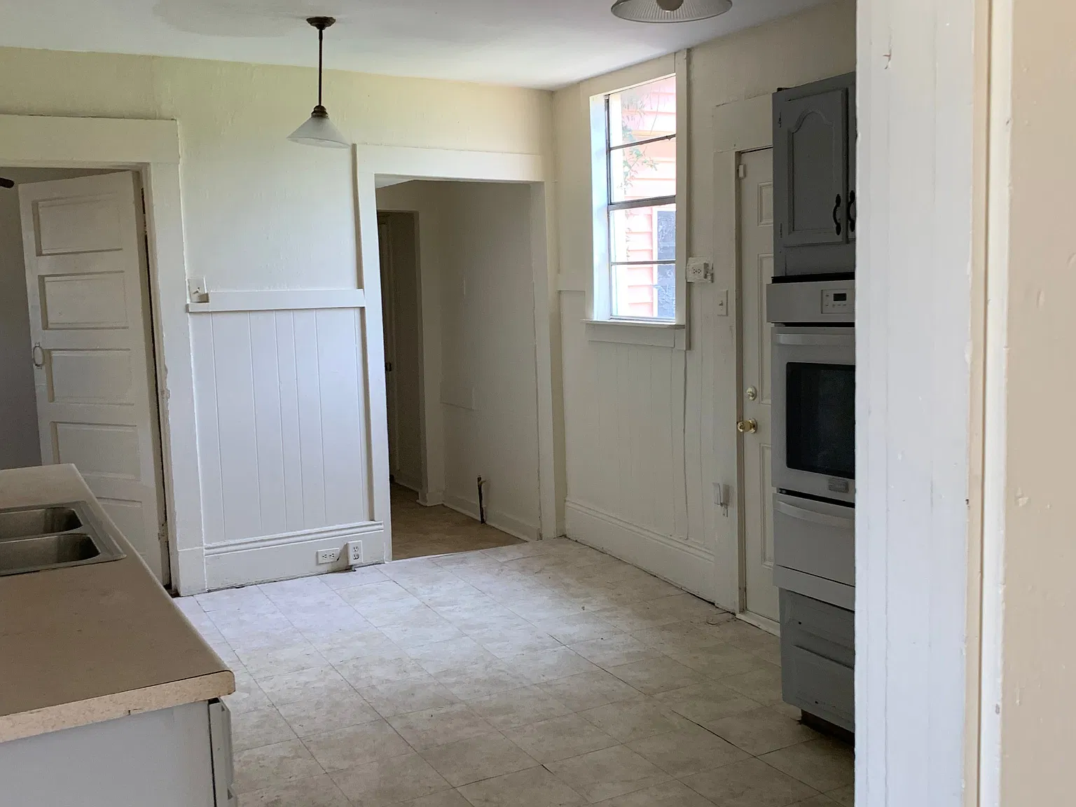 3 bed, 2.0 bath, 1200 sqft, $1,100 — Photo 3