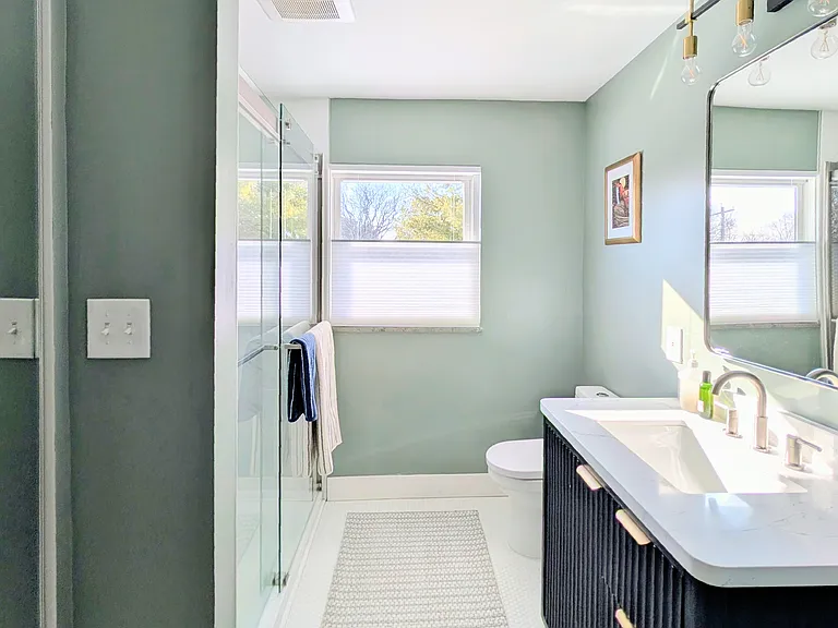2543 E Livingston Ave — Photo 11