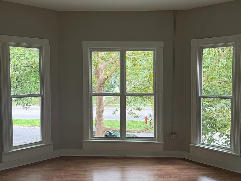 3834 Southern Pkwy #1 — Photo 3