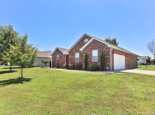 1350 E San Martin, Bolivar, MO 65613