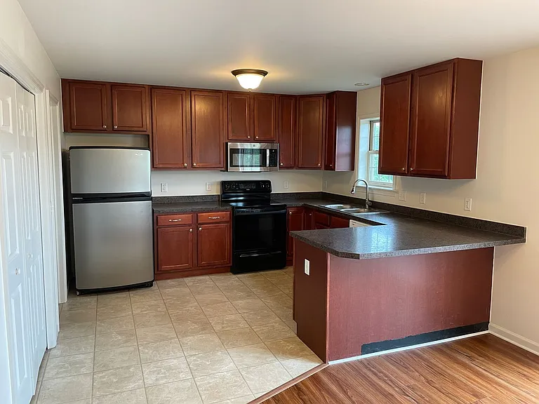 133 Nicole St — Photo 3