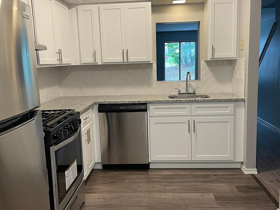 2nd image of 6 Talcott Forest Rd #6G