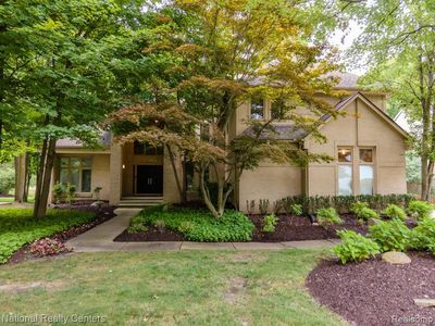 6783 Burtonwood Dr, West Bloomfield, MI, 48322