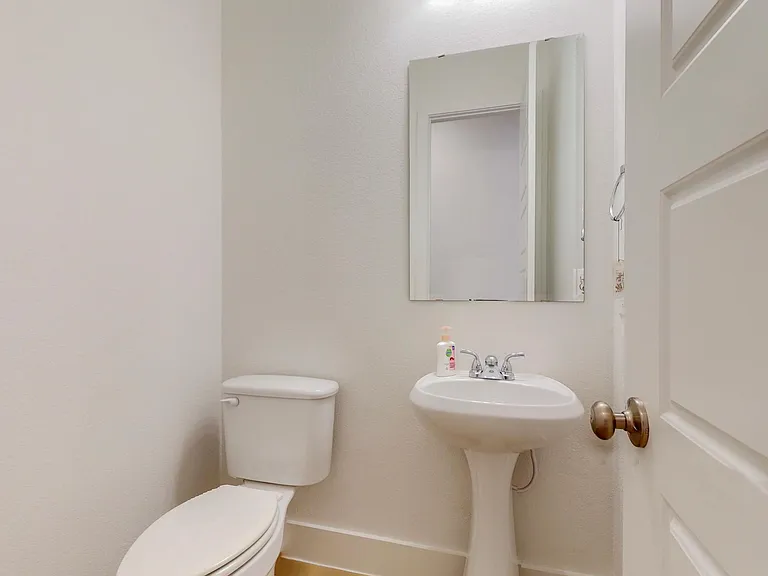 1303 Buttermere St — Photo 91