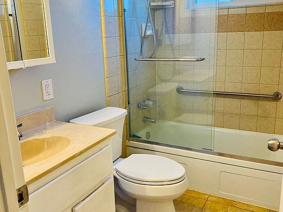 5th image of 1098 W Hamilton Ave #1