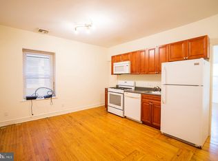 4244 Spruce St APT 3R, Philadelphia, PA 19104