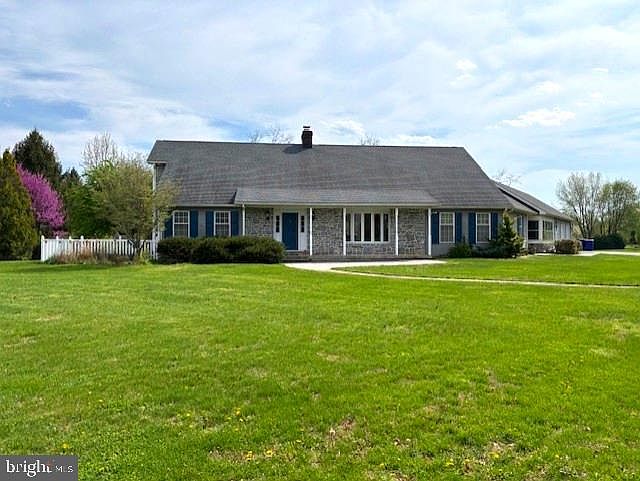1st image of 240 N Old Stonehouse Rd