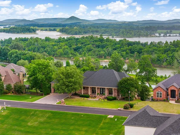 95 River Road Dr W, Mayflower, AR 72106