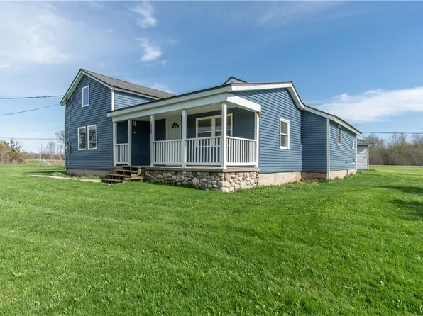 14530 Dodge Ave, Sackets Harbor, NY 13685