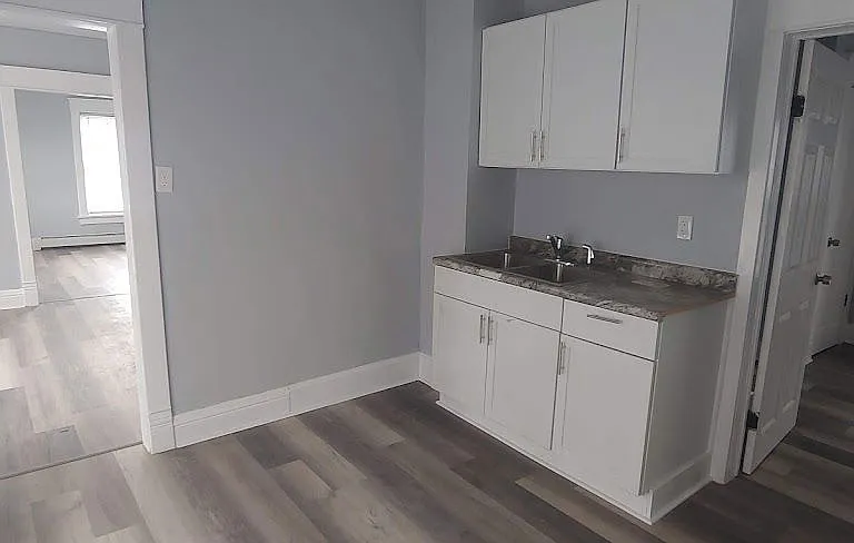 729 Montana Ave #A — Photo 7