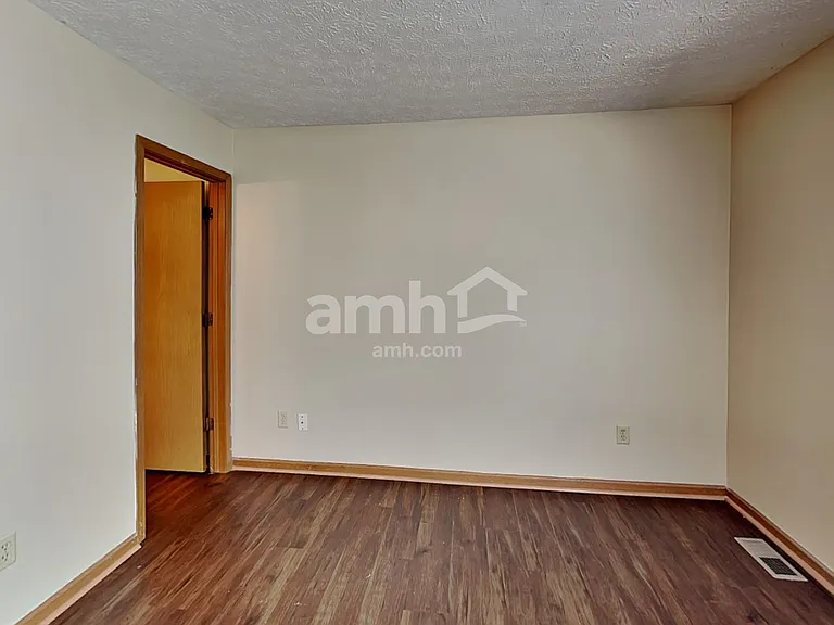 2759 Beal Dr — Photo 7