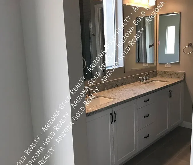 6814 E Orion Dr — Photo 15