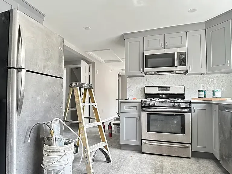 34 Long Ave #3 — Photo 2