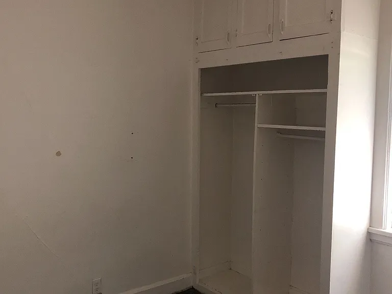 405 NE Oak St — Photo 51