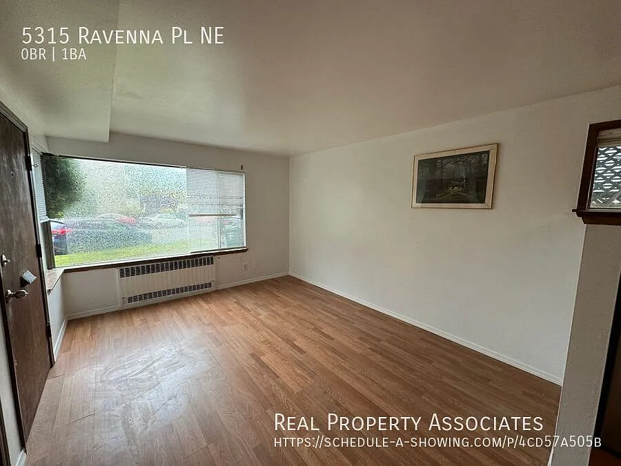 5315 Ravenna Pl NE