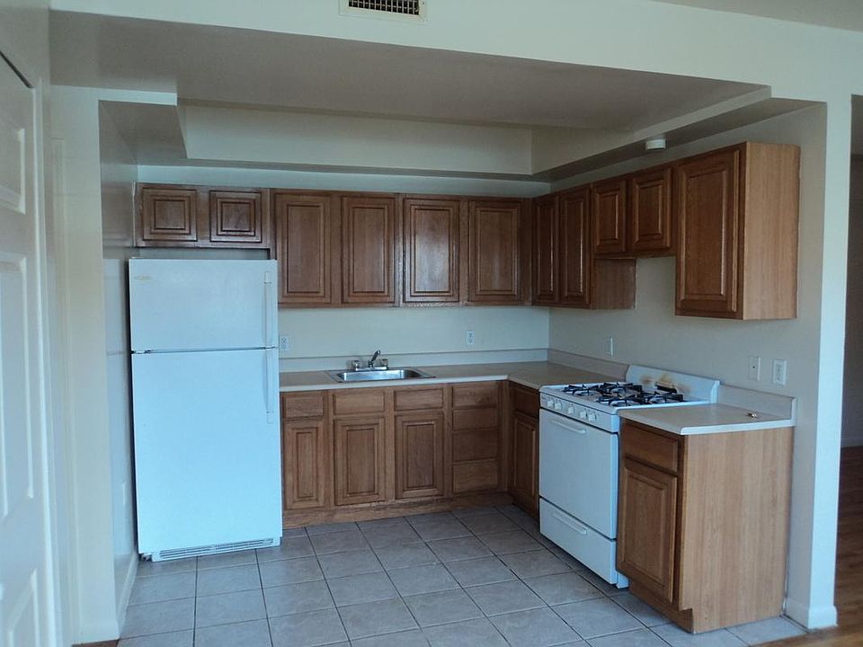1st image of 839 Flatbush Ave